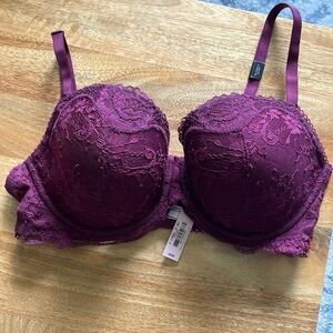 NWT Victoria’s Secret Lace Underwire Bra